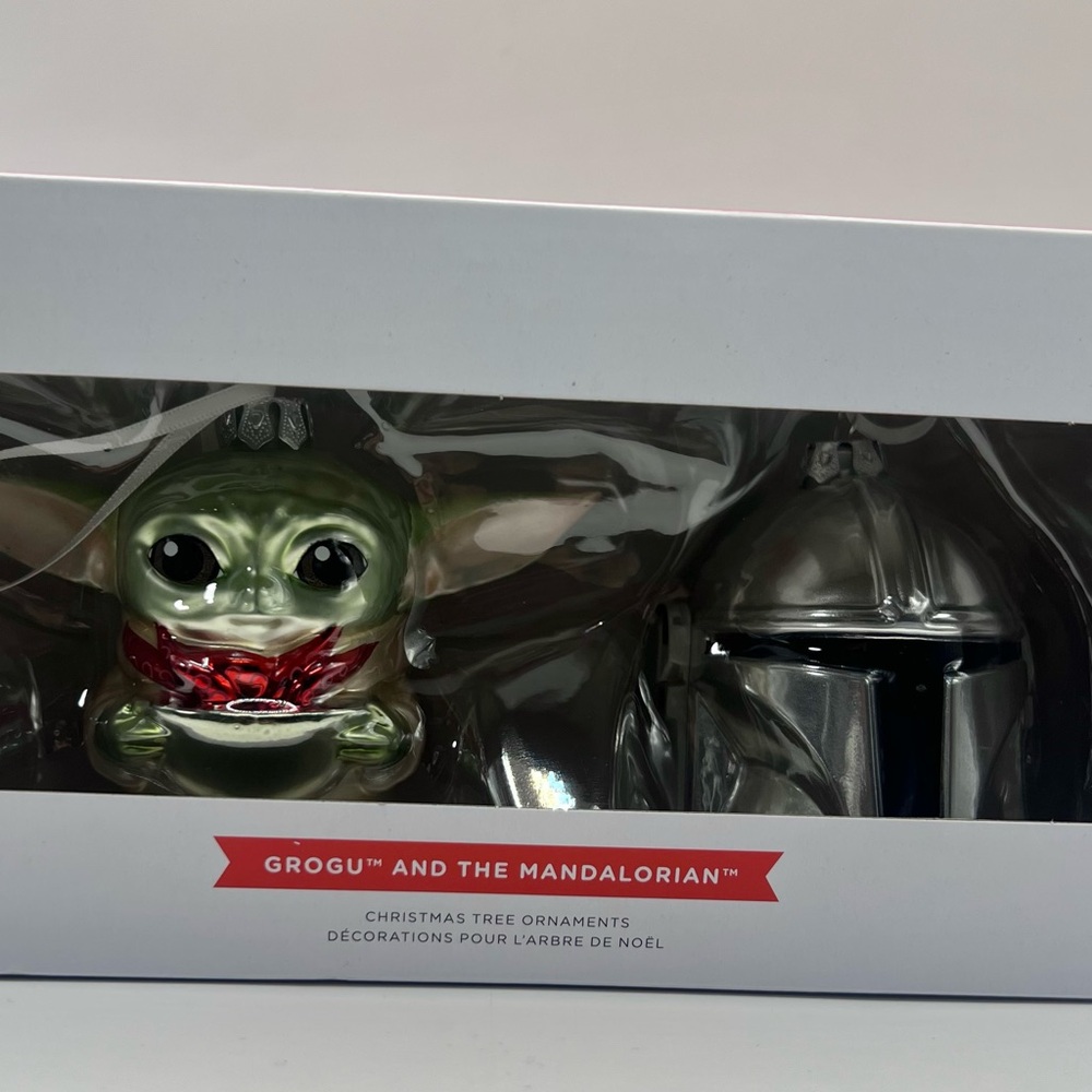 Star Wars x Hallmark ! Mandalorian and Grogu Christmas ornaments